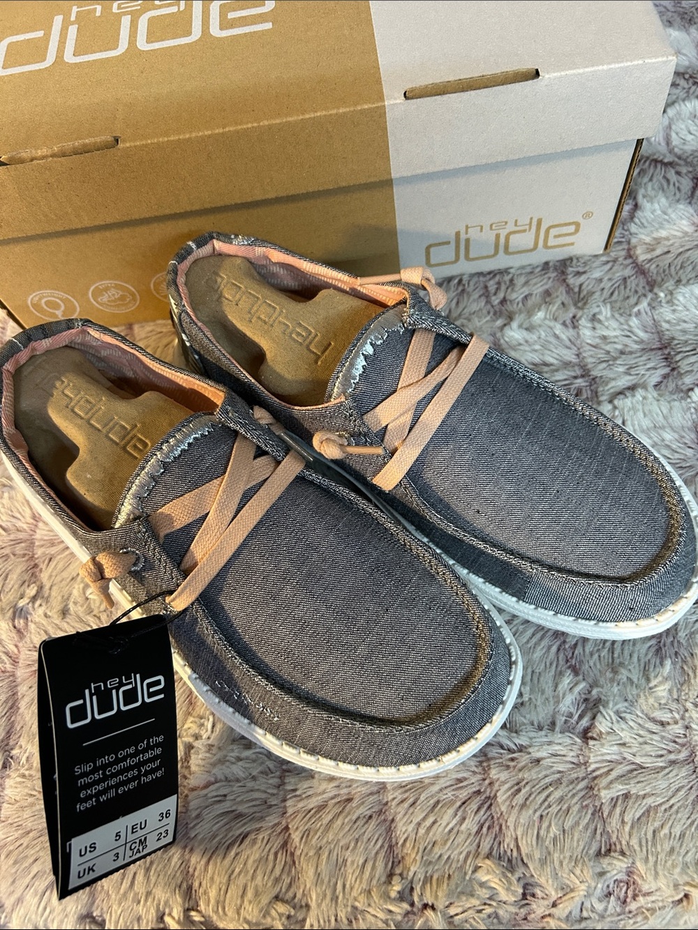 Hey Dude Women’s Wendy Boho Gray Canvas Slip-On Loafers with Pink Accents size 5
